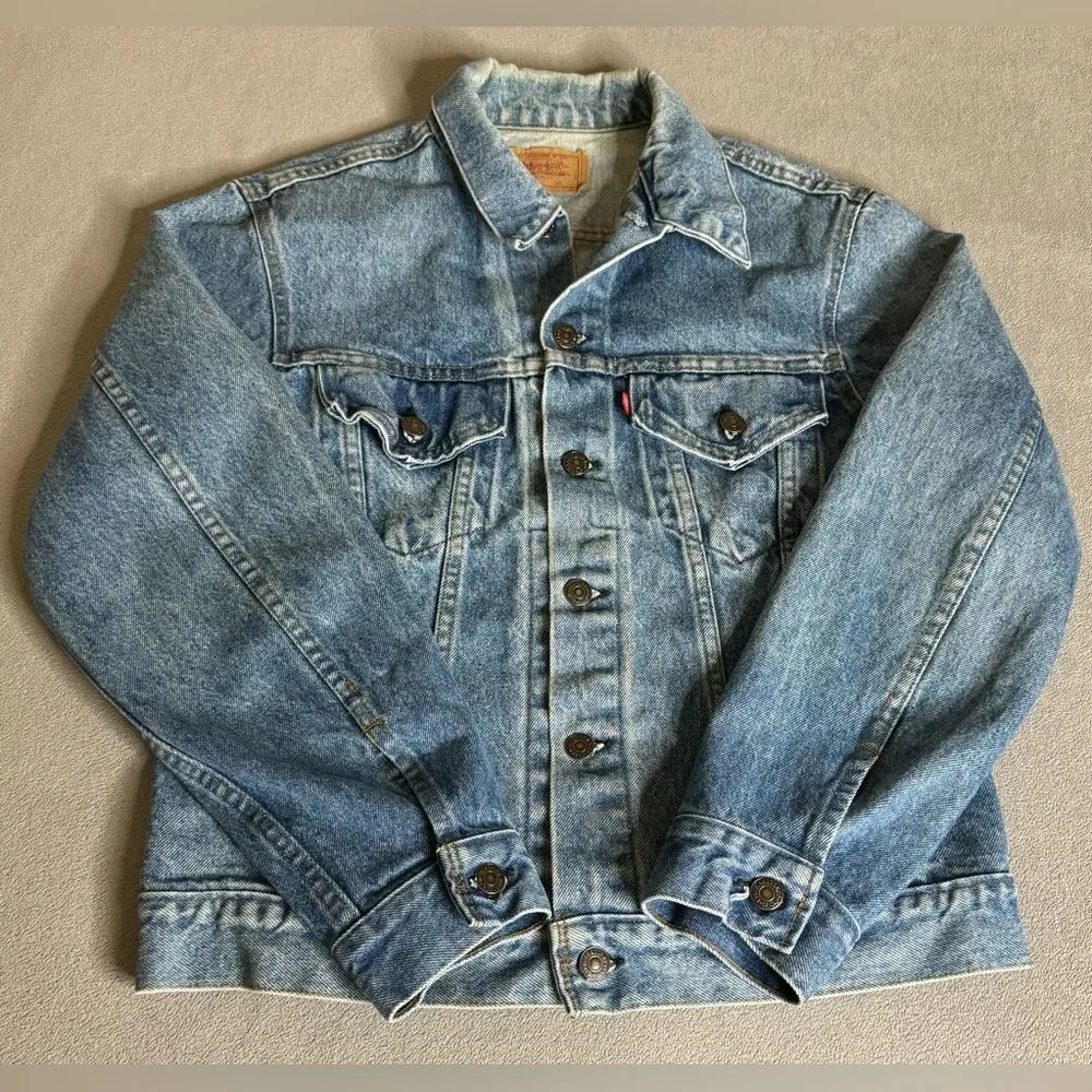 Vintage Levi’s 1980’s Jean Denim Jacket Blue Rare Mens size 40 Made in Usa